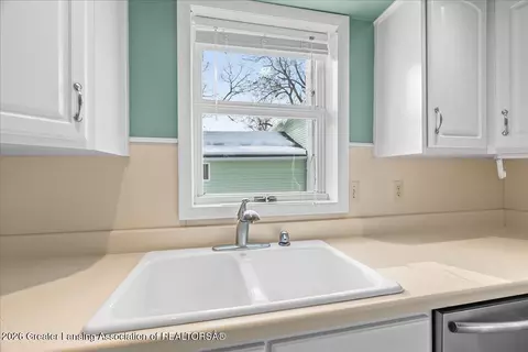 423 Jackson St, Grand Ledge, MI 48837 photo 18