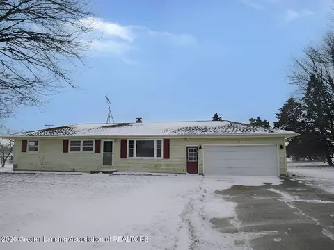 2375 W Dewey Rd, Owosso, MI 48867