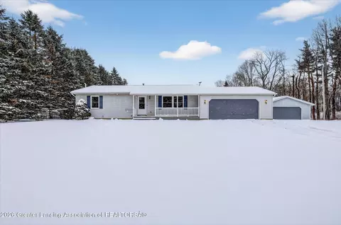 3765 Whittum Rd, Eaton Rapids, MI 48827