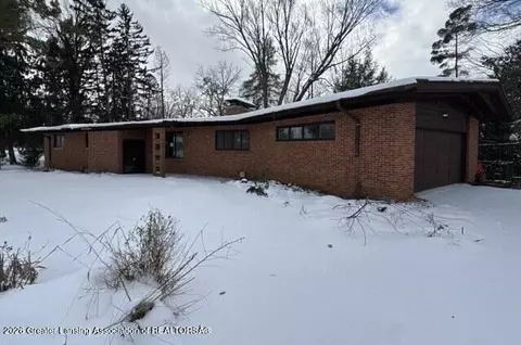 3215 S Cambridge Rd, Lansing, MI 48911