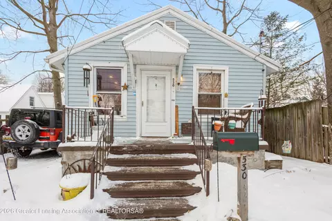 530 Leslie St, Lansing, MI 48912