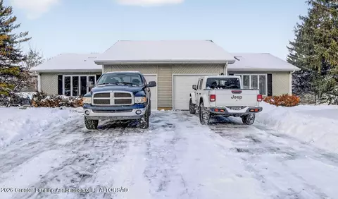 3412-3414 Parkwood Dr, Dewitt, MI 48820
