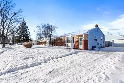 4806 Lyncott Dr, Lansing, MI 48910