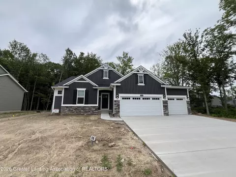 11438 Windswept Dr, Grand Ledge, MI 48837
