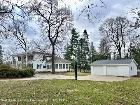 Exterior - 1912 4th St, Jackson, MI 49203 photo 3 of 4