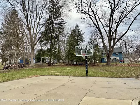 Exterior - 1912 4th St, Jackson, MI 49203 photo 4 of 4