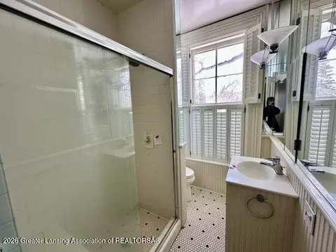 Bath - 1912 4th St, Jackson, MI 49203 photo 2 of 2