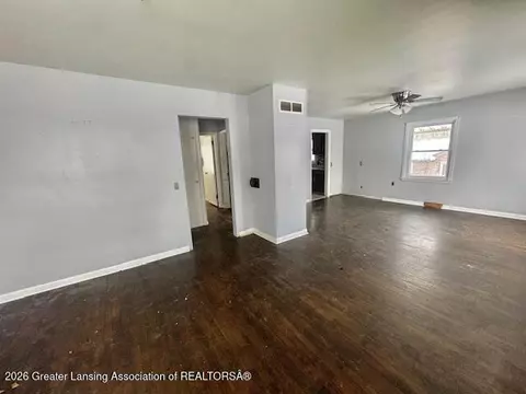 Living - 616 Glendale Ave, Lansing, MI 48910 photo 1 of 1