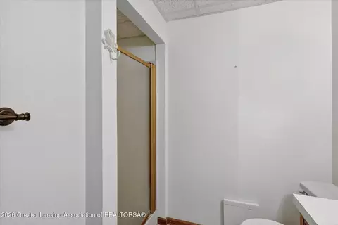 Bath - 500 Red Cedar Blvd, Williamston, MI 48895 photo 3 of 3