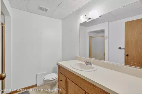 Bath - 500 Red Cedar Blvd, Williamston, MI 48895 photo 2 of 3