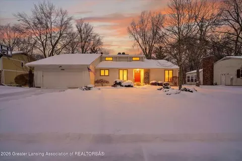 2060 Tamarack Dr, Okemos, MI 48864