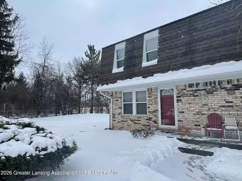 1743 Maisonette Dr, Lansing, MI 48911