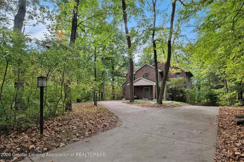 2473 Small Acres Ln, Okemos, MI 48864