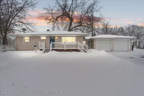 3211 S Deerfield Ave, Lansing, MI 48911