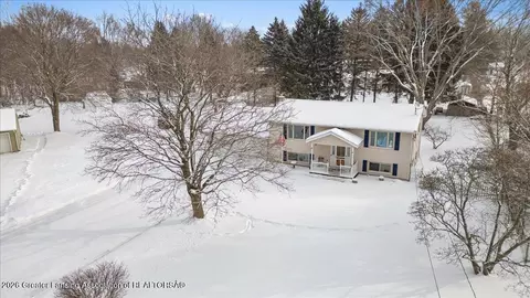 View/Area - 13877 Luroma Cir, Dewitt, MI 48820 photo 1 of 7
