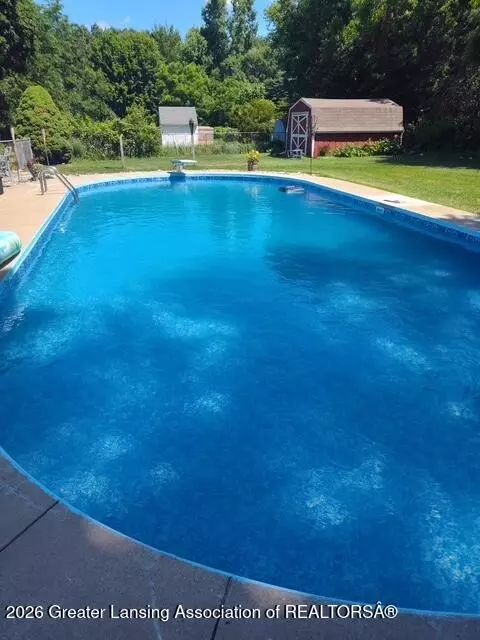 Exterior - 13877 Luroma Cir, Dewitt, MI 48820 photo 5 of 7