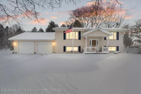 13877 Luroma Cir, Dewitt, MI 48820