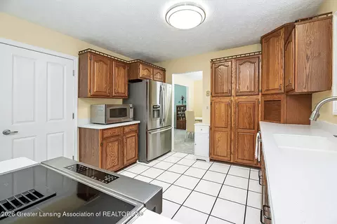 3934 E Sunwind Dr, Okemos, MI 48864 photo 5