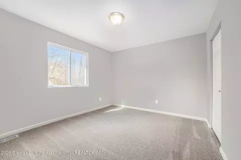 Bedroom - 13871 Kaleidoscope Dr, Dewitt, MI 48820 photo 3 of 7