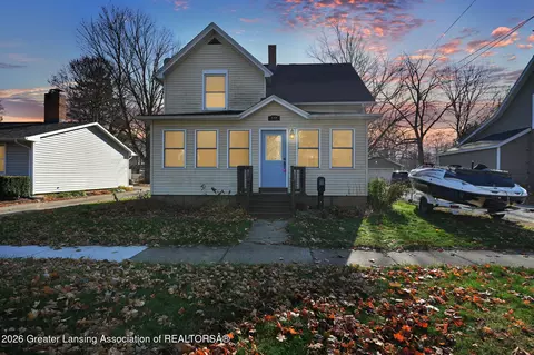 122 E Shaw St, Charlotte, MI 48813