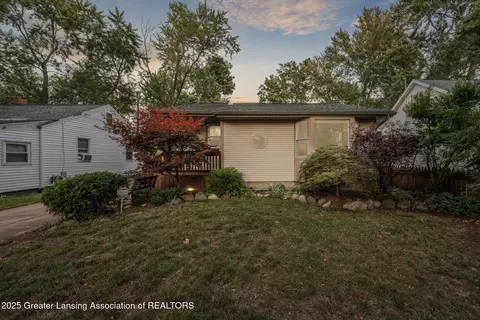 3603 Parkway Dr, Lansing, MI 48910