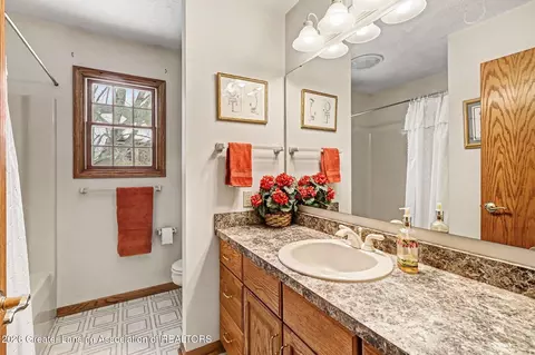 Bath - 1901 E Stoll Rd, Lansing, MI 48906 photo 4 of 5