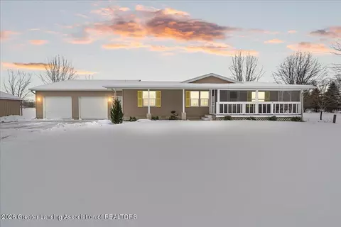 6822 N Maple River Rd, Elsie, MI 48831
