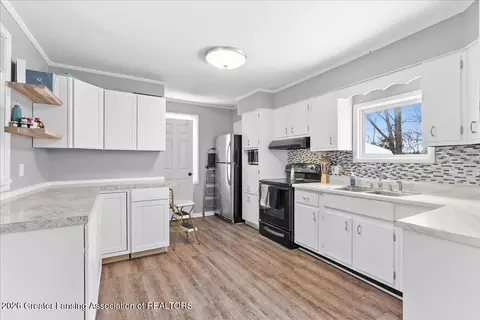 Kitchen - 331 Douglas Ave, Lansing, MI 48906 photo 1 of 2