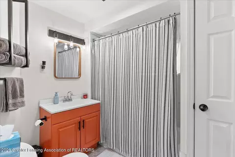 Bath - 331 Douglas Ave, Lansing, MI 48906 photo 1 of 1
