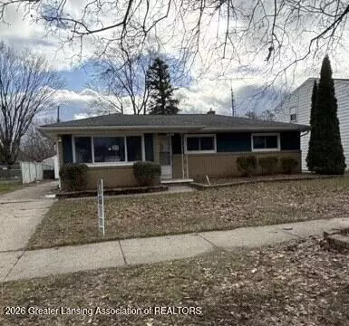 3815 Walton Dr, Lansing, MI 48910