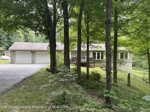 5384 Curtis Rd, Nashville, MI 49073