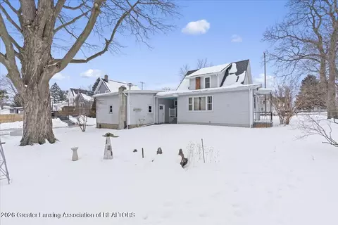 Exterior - 303 W Washington St, Dewitt, MI 48820 photo 4 of 6