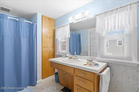 Bath - 303 W Washington St, Dewitt, MI 48820 photo 2 of 2