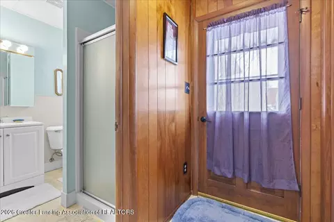 Entry Way - 303 W Washington St, Dewitt, MI 48820 photo 2 of 3