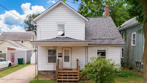 218 Elm St, Lansing, MI 48910