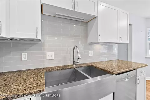 4523 Chippewa Dr, Okemos, MI 48864 photo 14