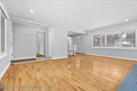 4523 Chippewa Dr, Okemos, MI 48864 photo 8