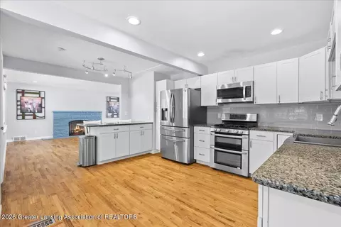 4523 Chippewa Dr, Okemos, MI 48864 photo 11