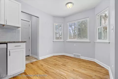 4523 Chippewa Dr, Okemos, MI 48864 photo 16