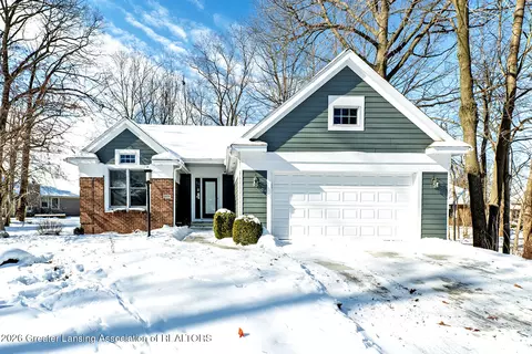 3522 St Andrews Cir, Lansing, MI 48911