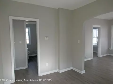 Entry Way - 1114 Hamilton St, Jackson, MI 49202 photo 2 of 2