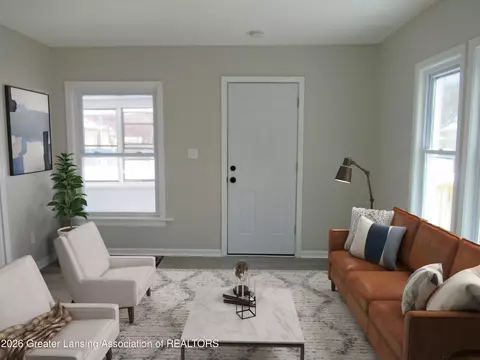 Living - 1114 Hamilton St, Jackson, MI 49202 photo 1 of 4