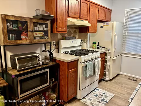 Kitchen - 513 N Scott St, Dewitt, MI 48820 photo 2 of 3