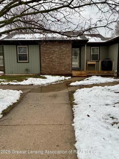 513 N Scott St, Dewitt, MI 48820