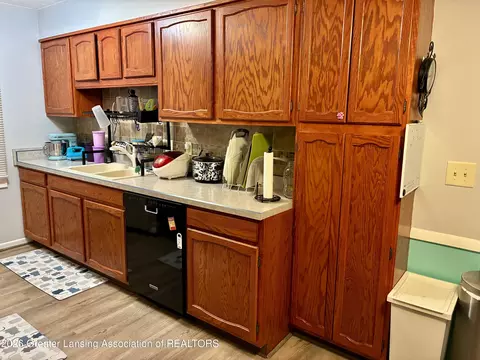 Kitchen - 513 N Scott St, Dewitt, MI 48820 photo 3 of 3