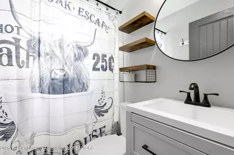 Bath - 719 Williams St, Williamston, MI 48895 photo 1 of 2