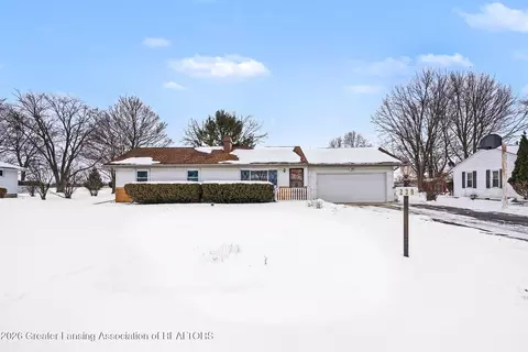 230 Elizabeth Dr, Owosso, MI 48867