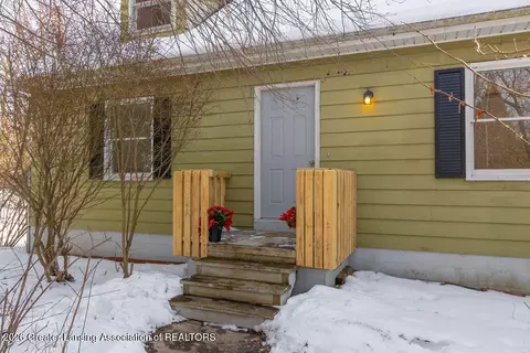 6266 E Clark Rd, Bath, MI 48808 photo 3