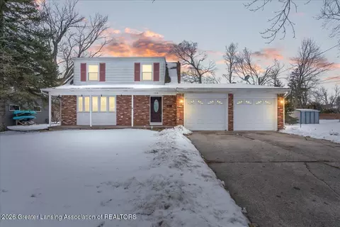 1218 Pine St, Grand Ledge, MI 48837