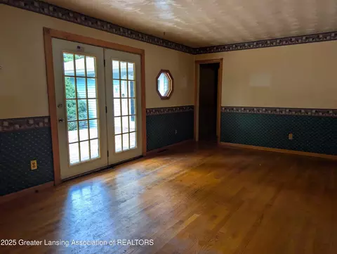 Living - 8876 E State Rd, Haslett, MI 48840 photo 3 of 5